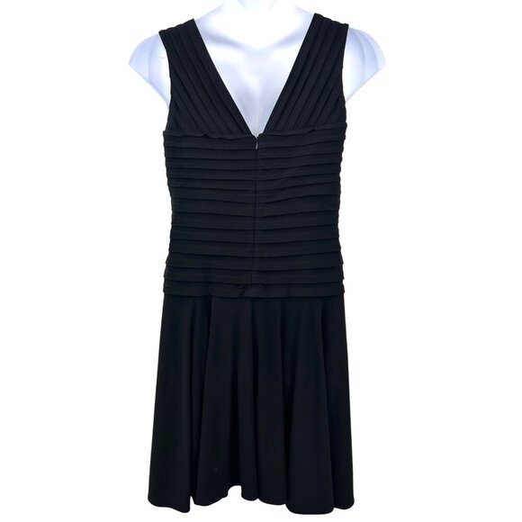WHITE HOUSE BLACK MARKET PLEATED SLEEVELESS PARTY SEMI-FORMAL LITTLE BLACK DRESS - Picture 3 of 4